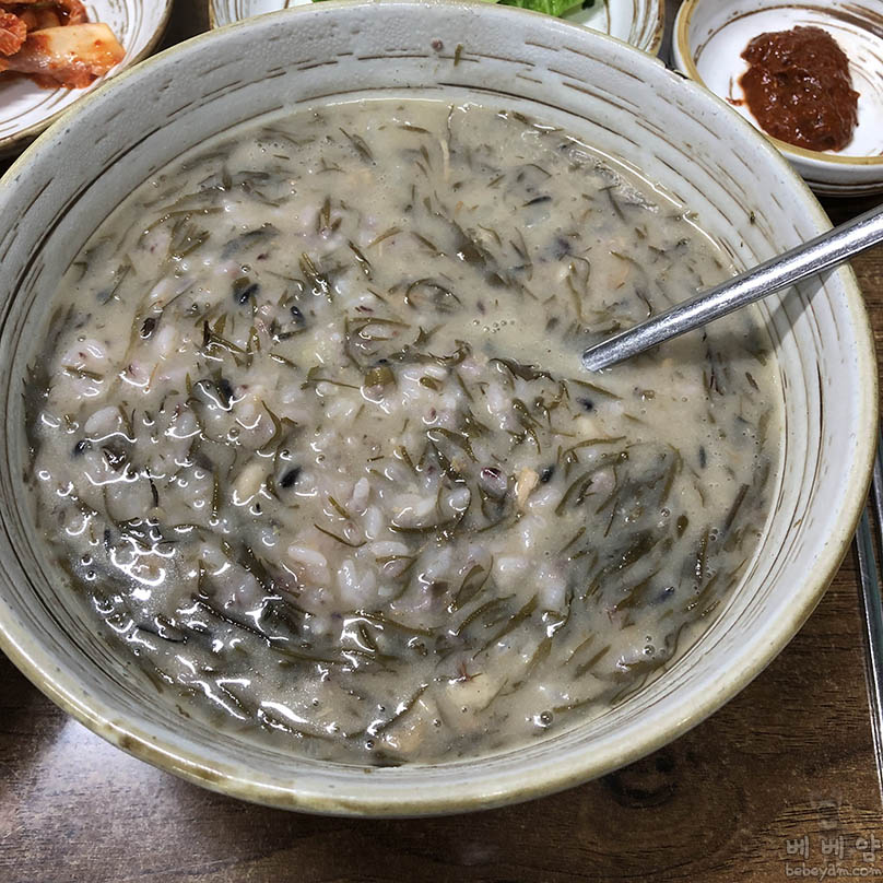 [뚜벅이 여행기55] 제주 현지 맛집 자연몸국 – 몸국, 생각보다 느끼하지 않아요ㅎㅎㅎ